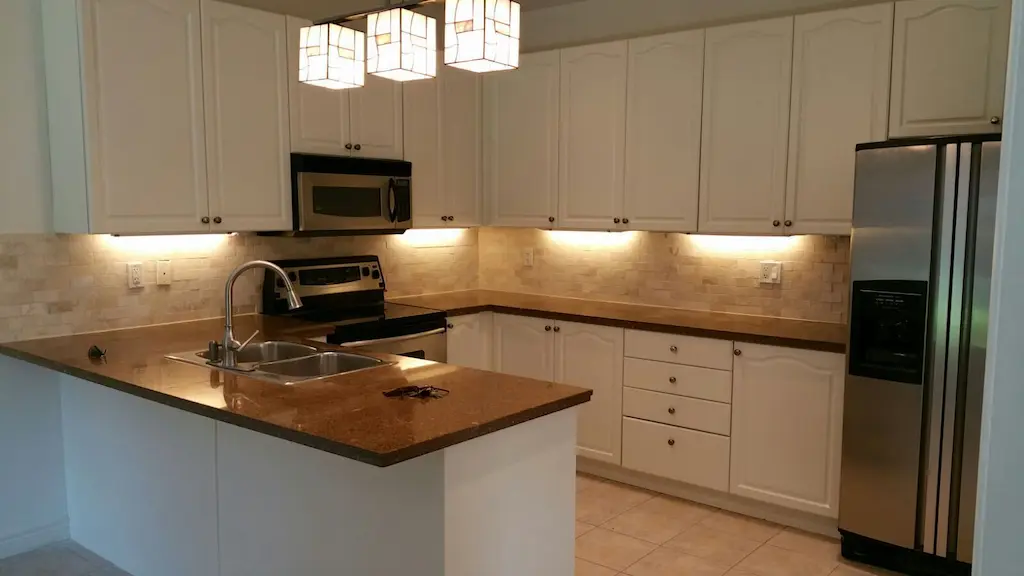 <a href="/services/kitchen-renovation-remodeling-contractor-serving-gta-muskoka">Kitchen Renovations Contractor</a>